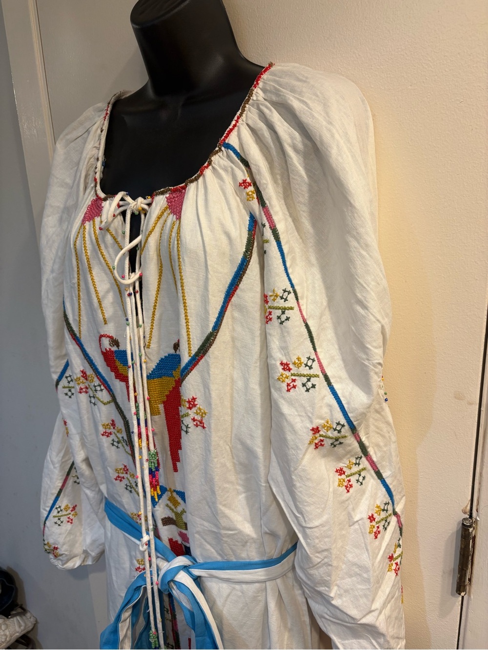 NWT Farm Rio Macaw Tassel-Tie Embroidered Maxi Dress Size M - Picture 4 of 16